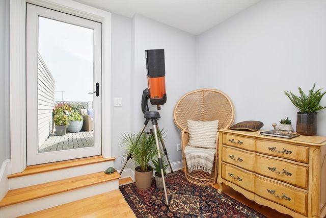 881 E 2nd St 13, Boston, MA 02127