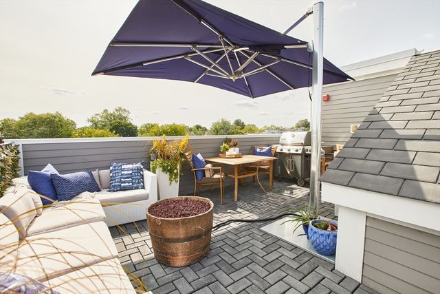 881 E 2nd St 13, Boston, MA 02127