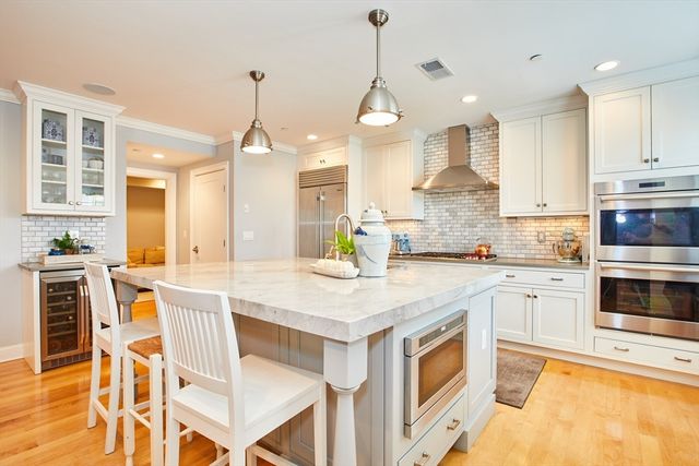 881 E 2nd St 13, Boston, MA 02127