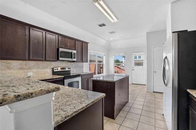 9005 Sundance Trail, Cross Roads, TX 76227