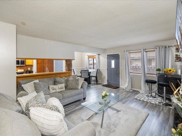 6342 84th Court N, Brooklyn Park, MN 55445