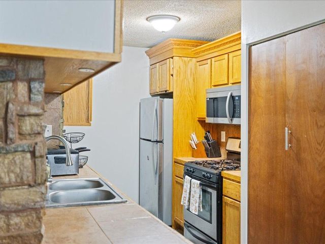 6342 84th Court N, Brooklyn Park, MN 55445