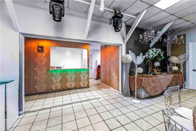 6009 Wilmington Avenue, Los Angeles, CA 90001
