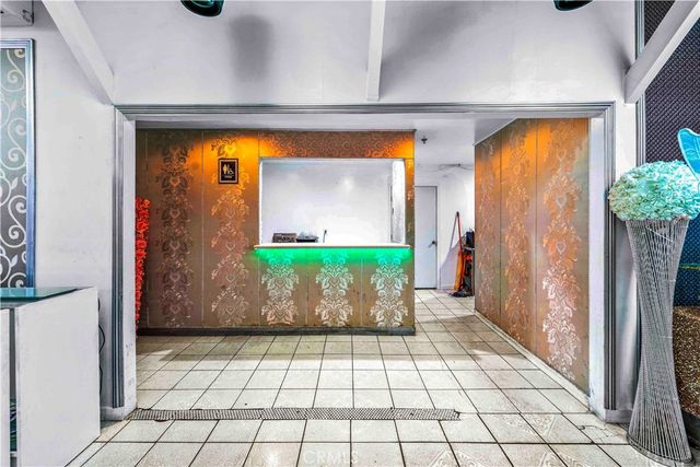 6009 Wilmington Avenue, Los Angeles, CA 90001