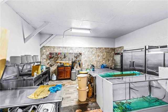 6009 Wilmington Avenue, Los Angeles, CA 90001