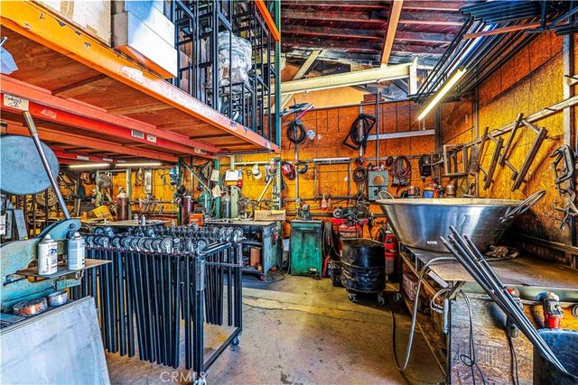 6009 Wilmington Avenue, Los Angeles, CA 90001