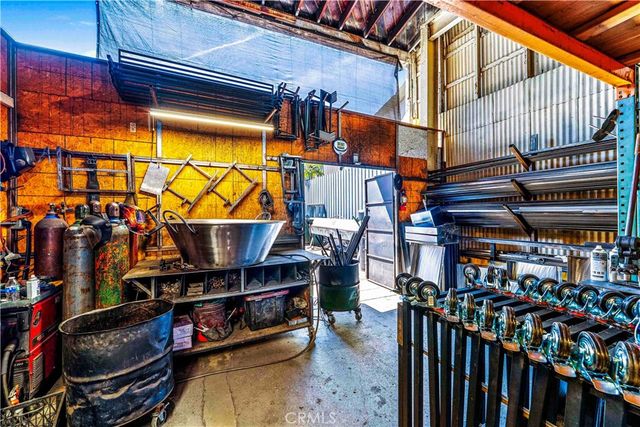 6009 Wilmington Avenue, Los Angeles, CA 90001