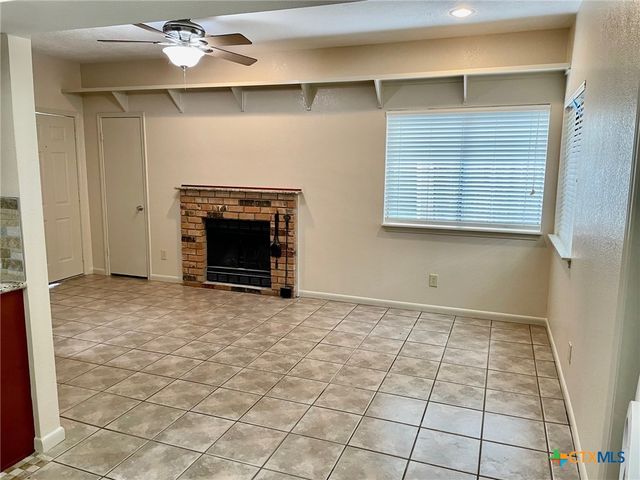 421 W San Antonio, San Marcos, TX 78666