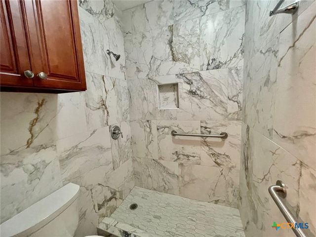 421 W San Antonio, San Marcos, TX 78666