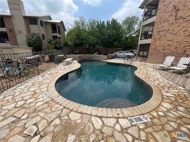 421 W San Antonio, San Marcos, TX 78666