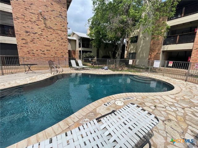 421 W San Antonio, San Marcos, TX 78666