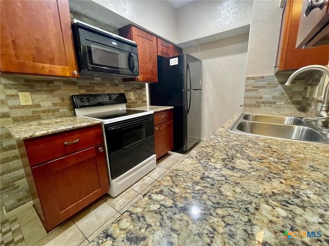421 W San Antonio, San Marcos, TX 78666