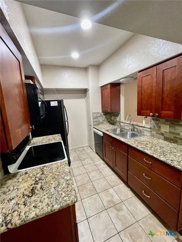 421 W San Antonio, San Marcos, TX 78666