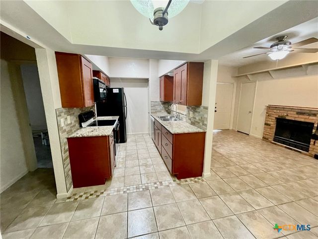 421 W San Antonio, San Marcos, TX 78666