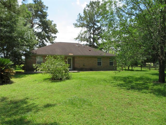 15682 Highway 105, Cleveland, TX 77327