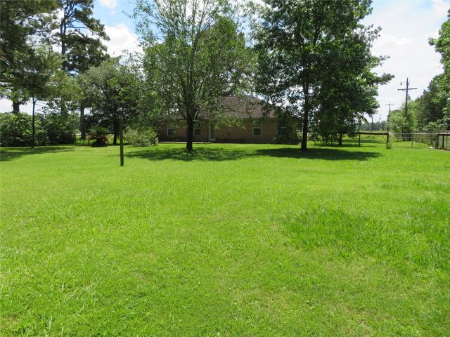 15682 Highway 105, Cleveland, TX 77327