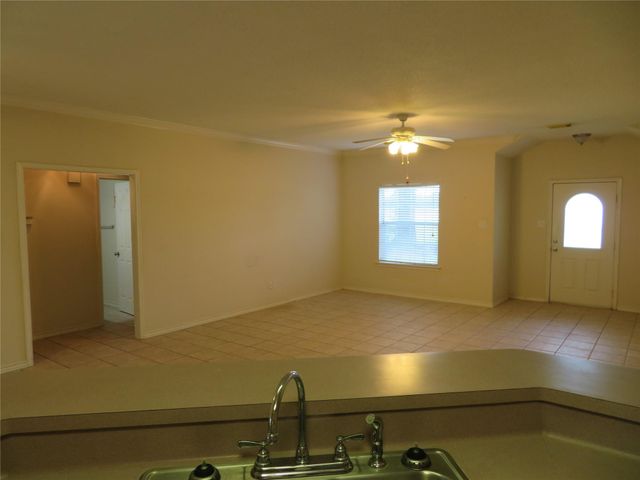 15682 Highway 105, Cleveland, TX 77327