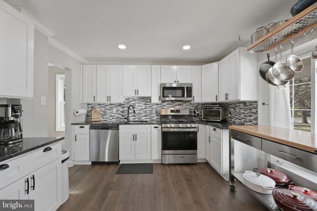 202 LEONARD AVE, Clarksboro, NJ 08020