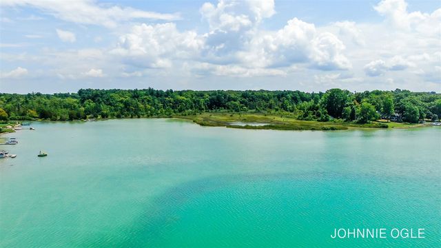 190 Evans Lane, Wayland, MI 49348