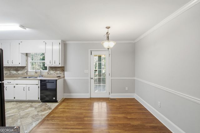 5554 Emerald Way, Acworth, GA 30102