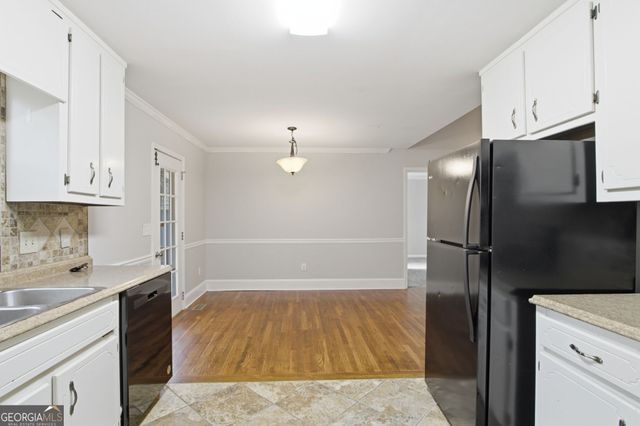 5554 Emerald Way, Acworth, GA 30102