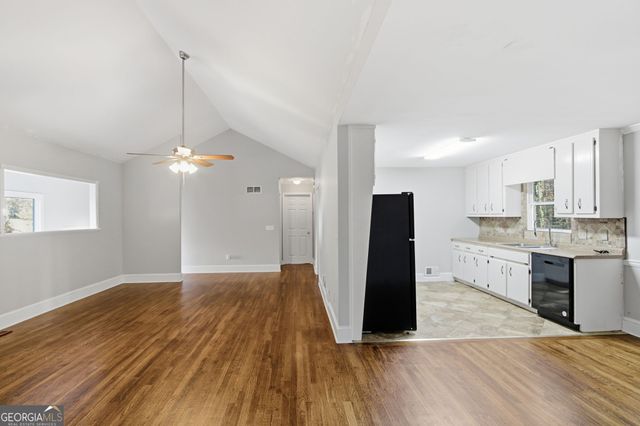 5554 Emerald Way, Acworth, GA 30102