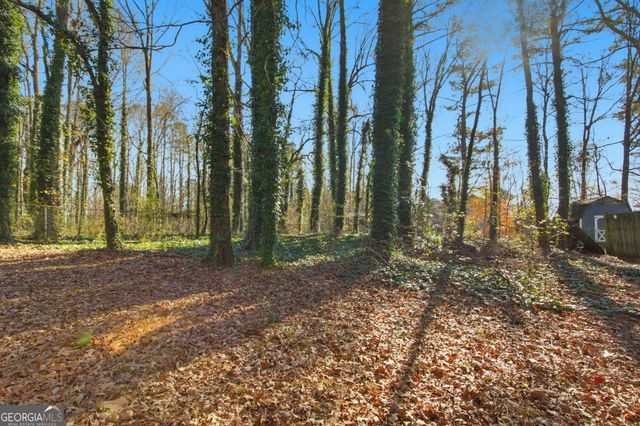 5554 Emerald Way, Acworth, GA 30102