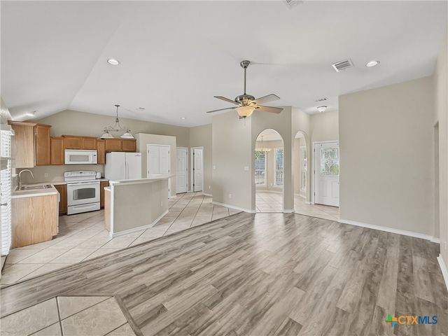 125 Barton Road, San Marcos, TX 78666