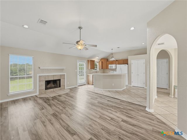 125 Barton Road, San Marcos, TX 78666