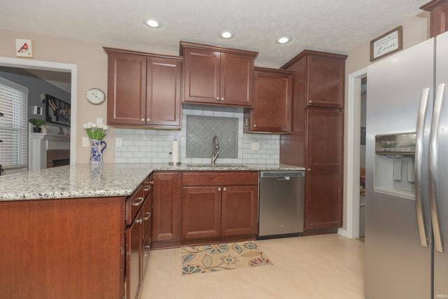 4422 Summercreek Lane, Newburgh, IN 47630