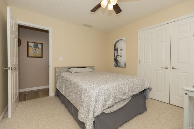 4422 Summercreek Lane, Newburgh, IN 47630