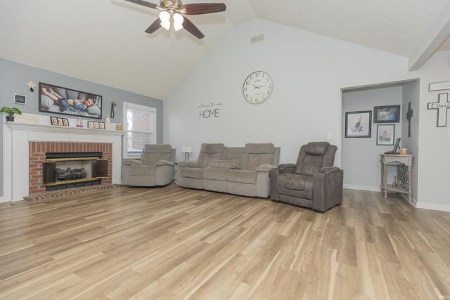 4422 Summercreek Lane, Newburgh, IN 47630