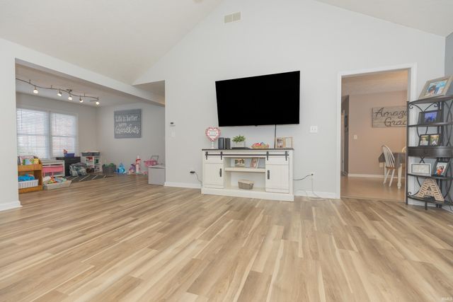 4422 Summercreek Lane, Newburgh, IN 47630