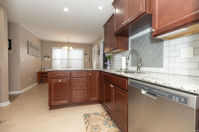 4422 Summercreek Lane, Newburgh, IN 47630