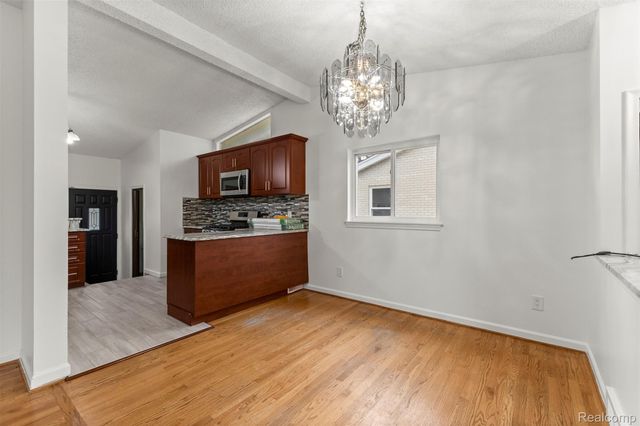 7423 Amboy Street, Dearborn Heights, MI 48127