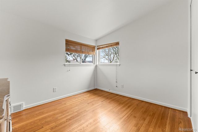 7423 Amboy Street, Dearborn Heights, MI 48127