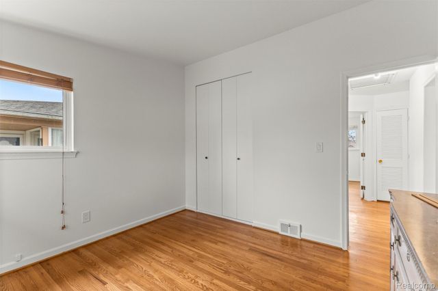 7423 Amboy Street, Dearborn Heights, MI 48127