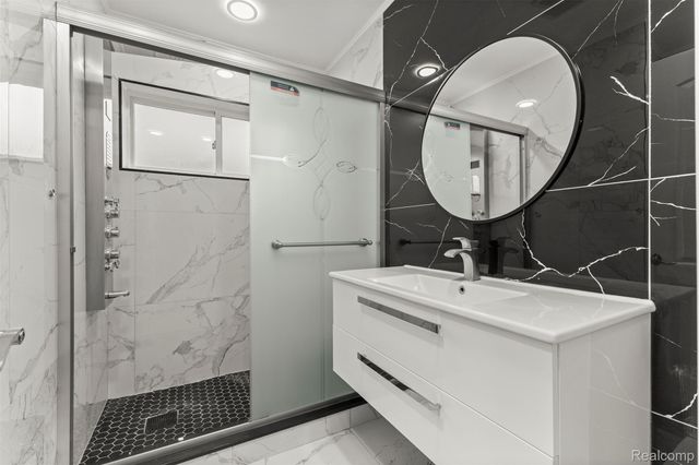 7423 Amboy Street, Dearborn Heights, MI 48127