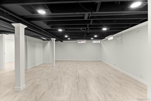 7423 Amboy Street, Dearborn Heights, MI 48127