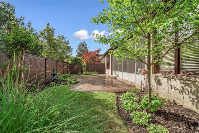 9212 LIGGON GREEN LN, Germantown, TN 38139