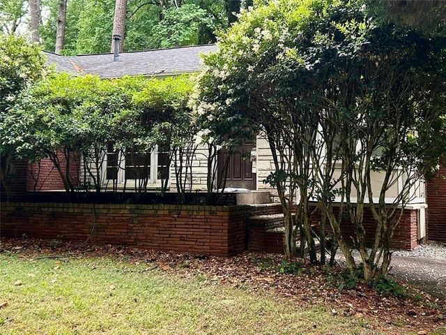 2561 Midway Road, Decatur, GA 30030