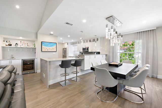 7369 Orangewood Lane 301, Boca Raton, FL 33433