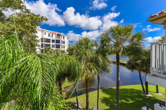 7369 Orangewood Lane 301, Boca Raton, FL 33433