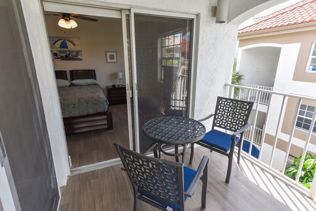 7369 Orangewood Lane 301, Boca Raton, FL 33433