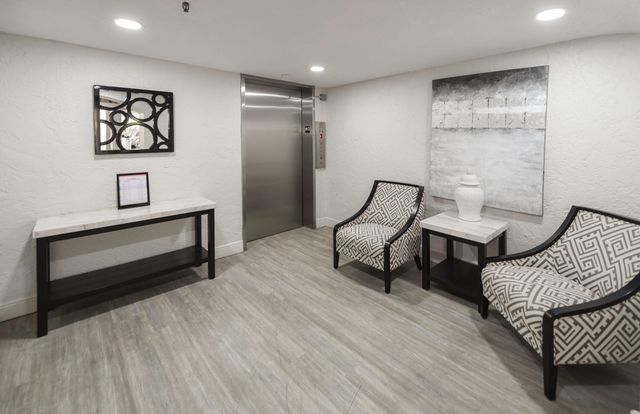 7369 Orangewood Lane 301, Boca Raton, FL 33433