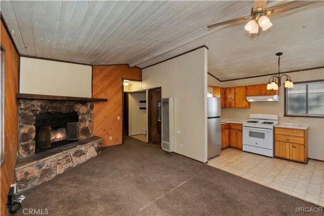 949 Pine, Big Bear City, CA 92314