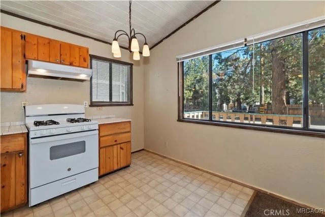 949 Pine, Big Bear City, CA 92314