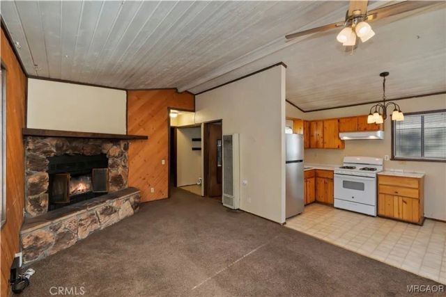 949 Pine, Big Bear City, CA 92314