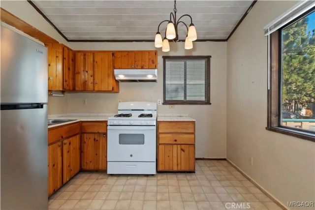 949 Pine, Big Bear City, CA 92314