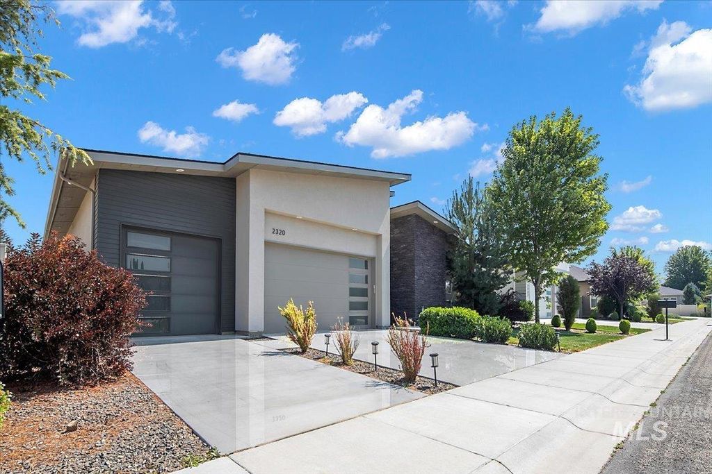 2320 S Goshen Ave, Meridian, ID 83642